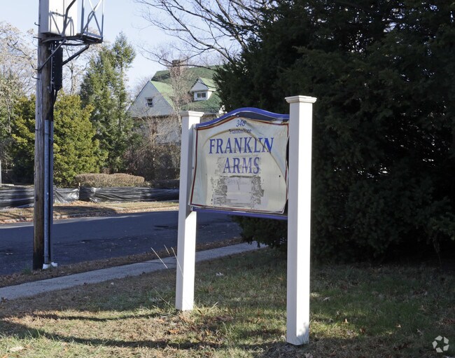 Building Photo - Franklin Arms