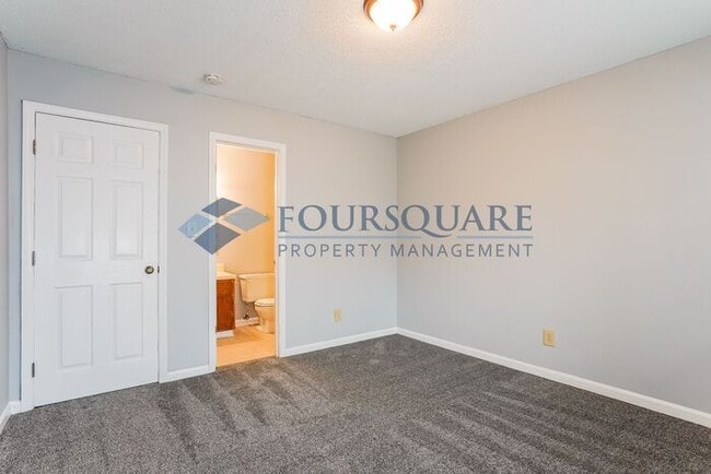 Building Photo - Charming 2-Bed / 2-Bath Duplex with Open Floor Plan & Shared Fenced Yard , Near I-40