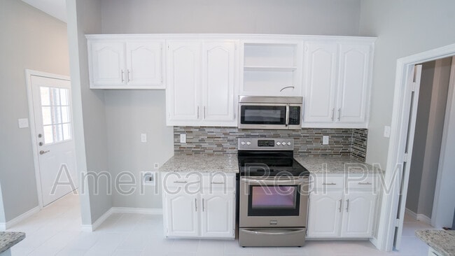 Building Photo - 728 Robin Meadow Dr