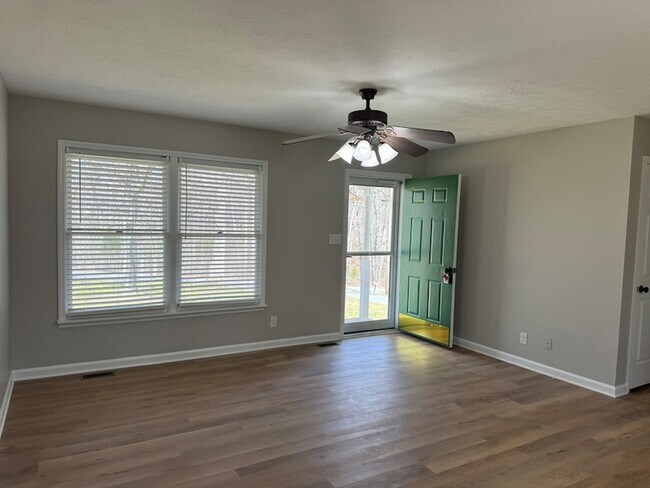 Building Photo - 226 Nottingham Rd