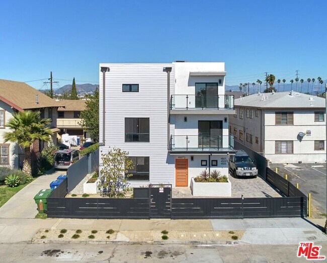 Building Photo - 4507 Lomita St