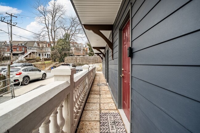 Building Photo - 235 E Market St