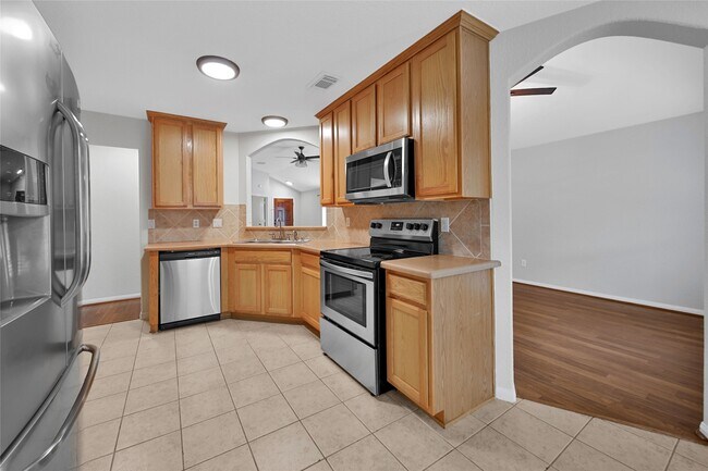 Building Photo - 12411 Brightwood Dr