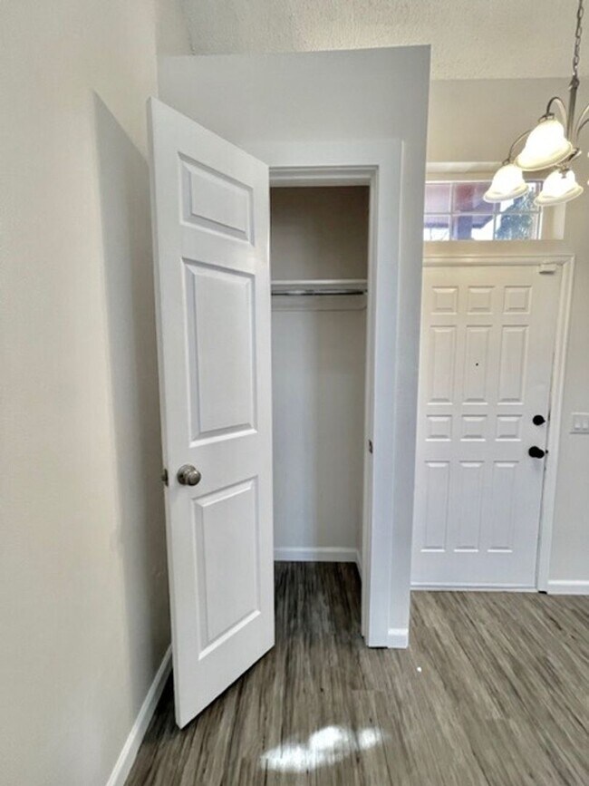 Building Photo - Renovated 2 Story Briargate Home with 3 Be...