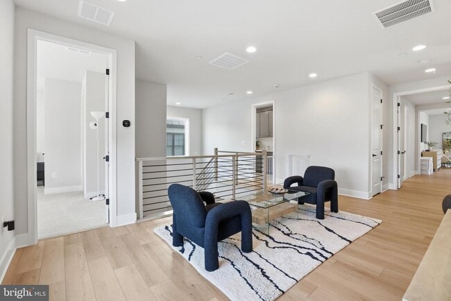 Building Photo - 9725 Lantana Wy