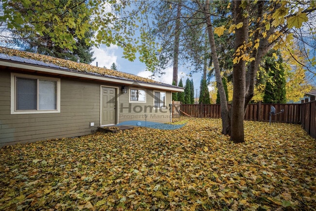 Building Photo - Beautiful 2 bedroom 1 bath Duplex in Hayden!