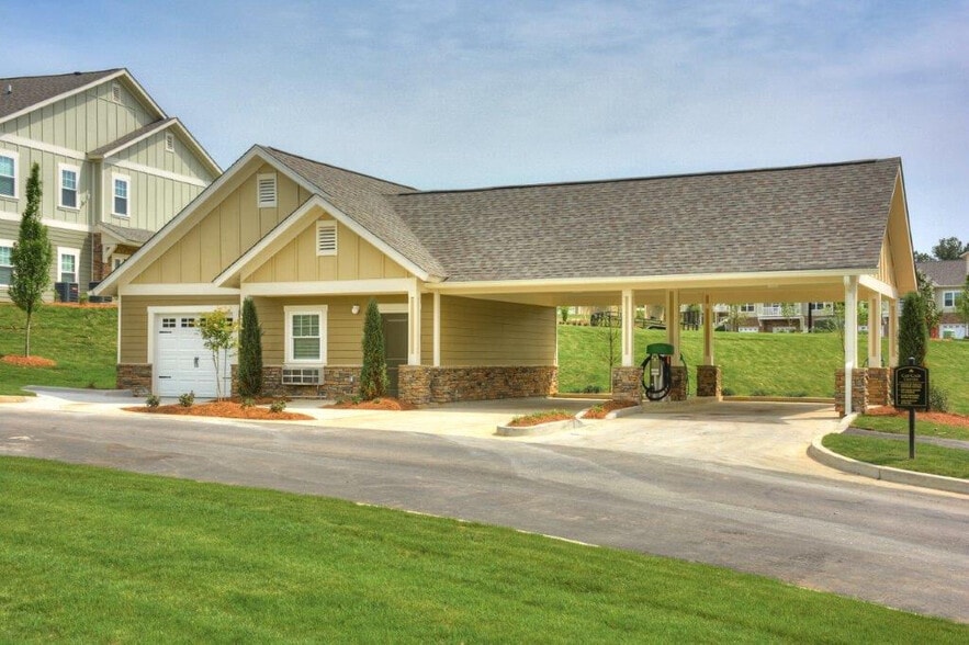 Building Photo - Lullwater At Riverwood