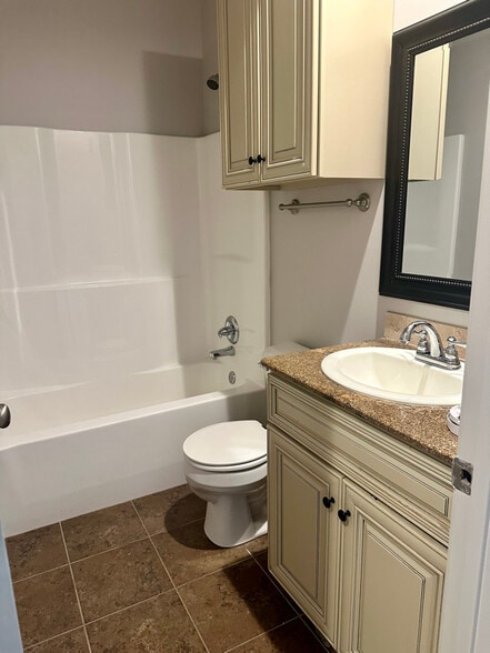 Building Photo - 207 Chimney Rock Blvd