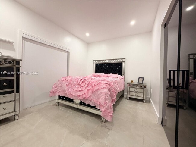 Building Photo - 86 NW 4th St