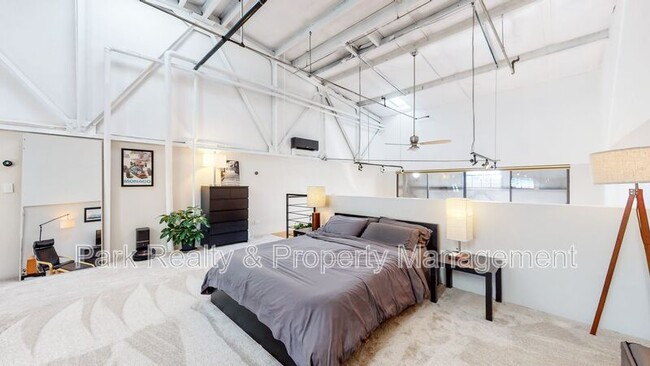 Building Photo - 3377 Blake St