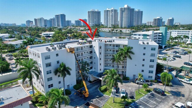 Building Photo - 3181 S Ocean Dr