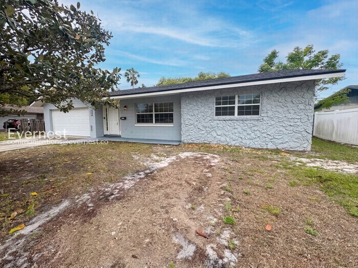 Building Photo - 742 Park Manor Dr