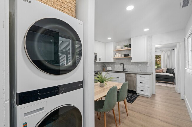 Building Photo - 430 S 400 W