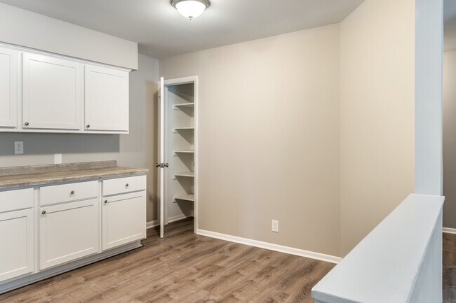 Building Photo - 4222 S 51st St