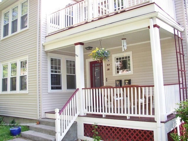 Primary Photo - 37 Lewis St