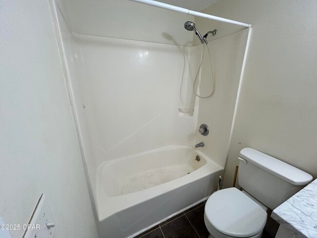 Building Photo - 1028 Bradley Cir