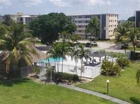 Building Photo - 4700 Washington St