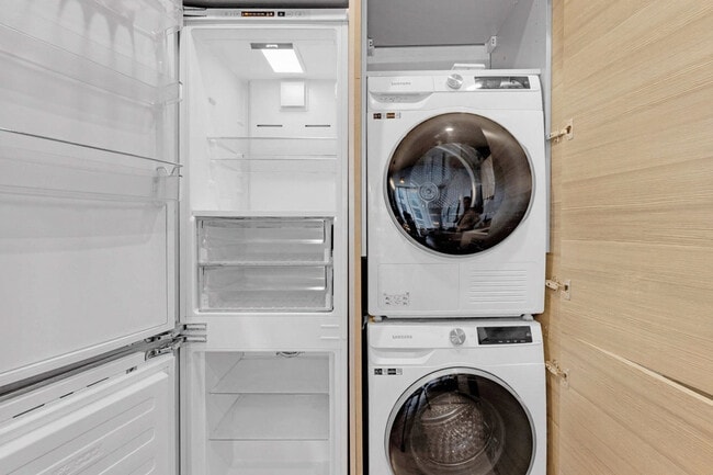 Building Photo - 777 N Ocean Dr