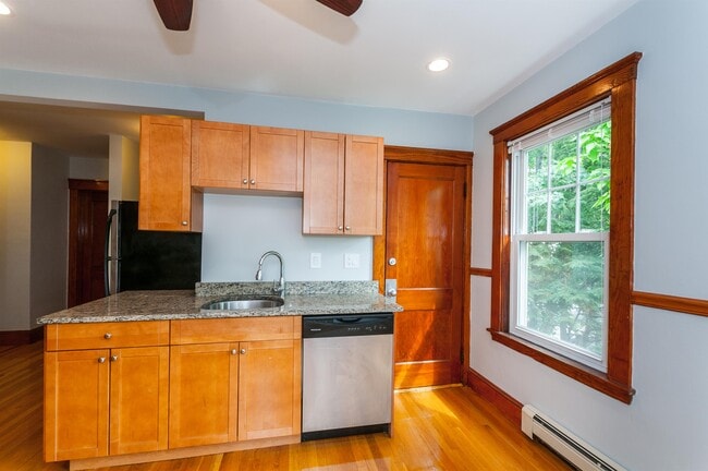 Building Photo - 28 Brookside Ave