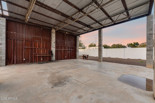 Building Photo - 9026 W Villa Lindo Dr