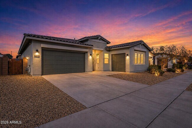 Building Photo - 14144 W Smoketree Dr