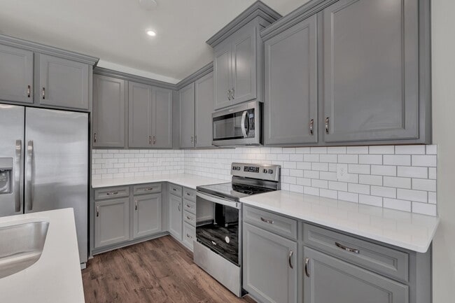 Building Photo - 5084 Dayflower Dr