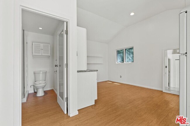 Building Photo - 5705 Sunnyslope Ave