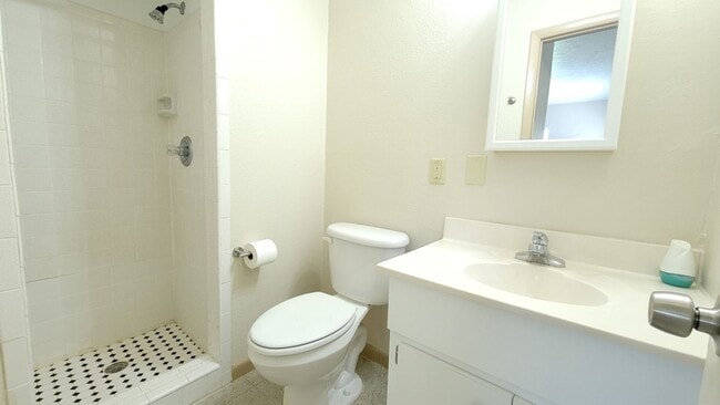 Building Photo - Cozy 3 bedroom/2 bath home - NO HOA