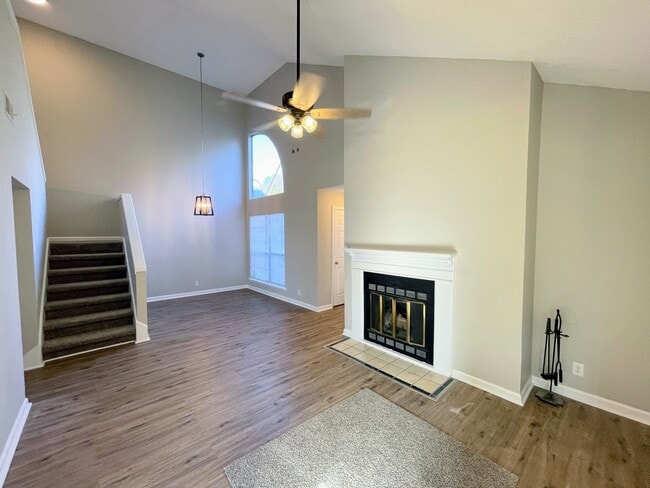 Building Photo - 1085 Stones Throw Dr NW