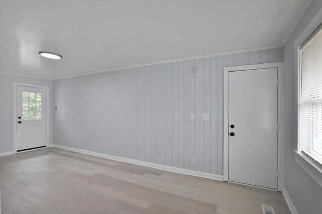 Building Photo - 4474 Starret Rd