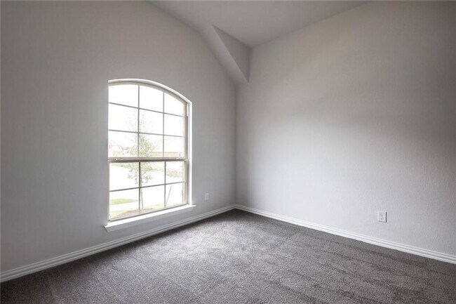 Building Photo - 708 Sunny Ridge Dr