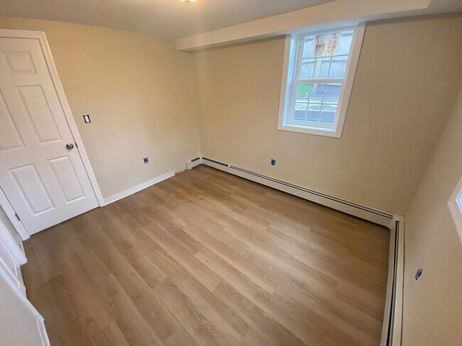 Building Photo - 932 Massachusetts Ave