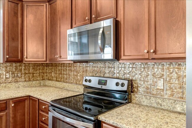 Building Photo - Updated Home with Fenced Yard in Massey Preserve