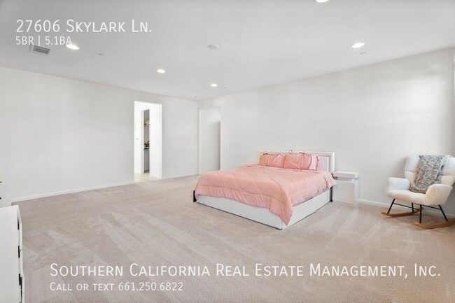 Building Photo - 27606 Skylark Ln