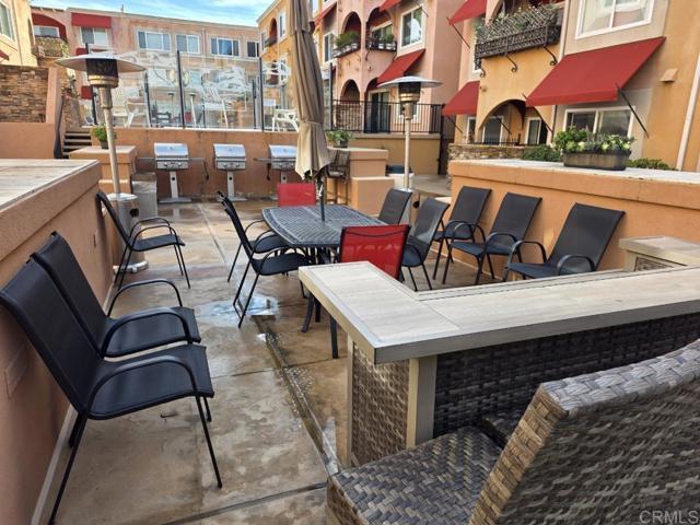 Building Photo - 860 Turquoise St