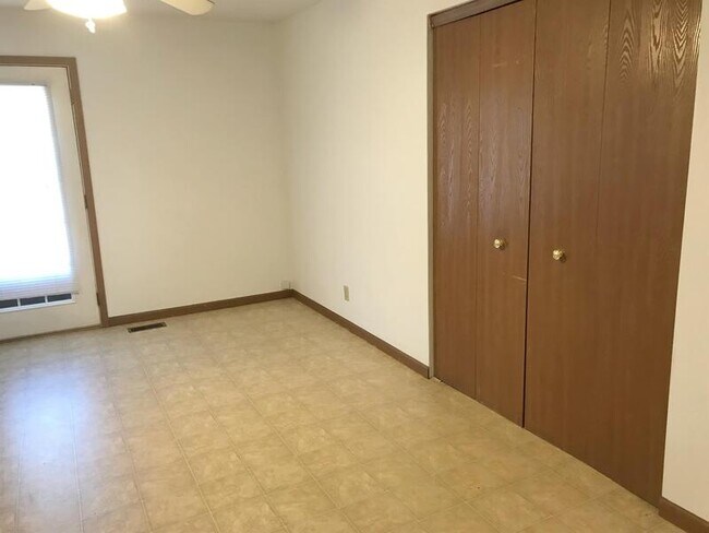 Building Photo - 921 Georgetown Dr