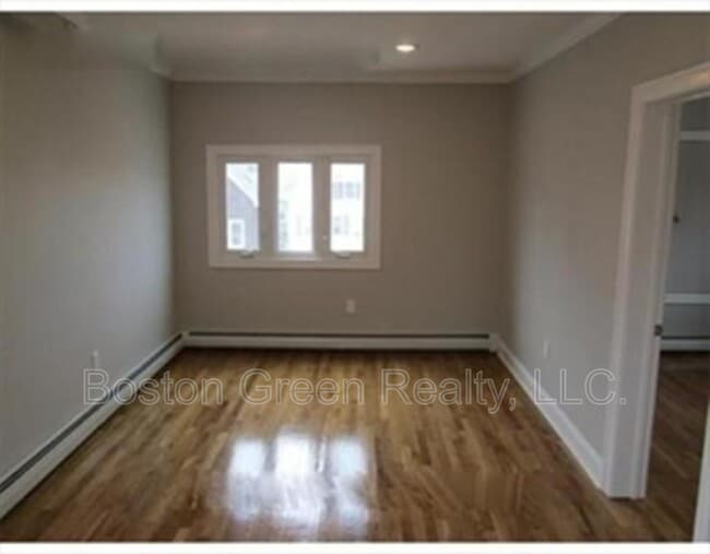 Building Photo - 43 Rogers St