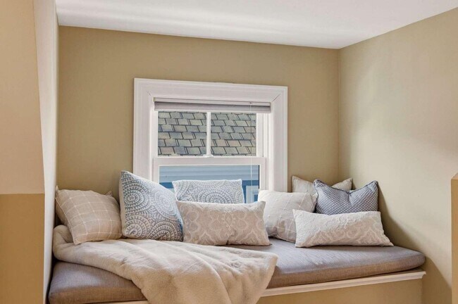 Building Photo - 115 Court St