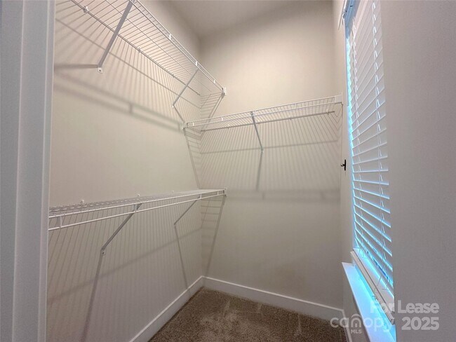 Building Photo - 460 Spearfield Ln