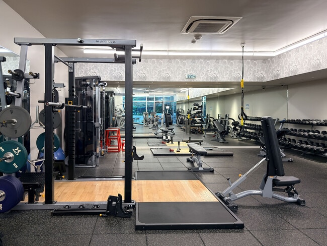 Building Photo - 1688 Pine St