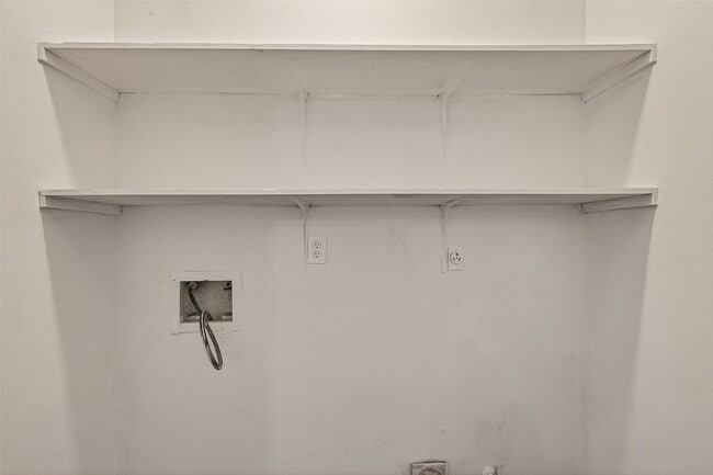 Building Photo - 3517 Denio Dr