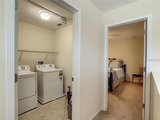 Building Photo - 6800 Little Blue Ln