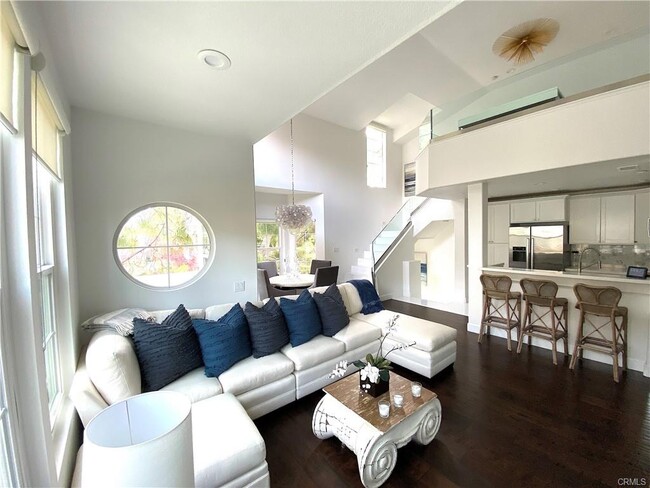 Building Photo - 40 Anjou