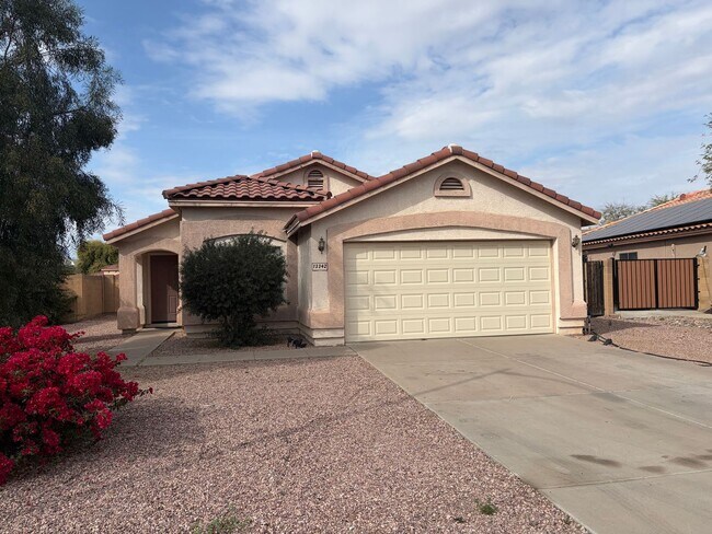 Building Photo - Move-In Special! Updated 3BR Home in Surprise – 2 Weeks Free