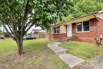 Building Photo - 4808 Brooktree Dr