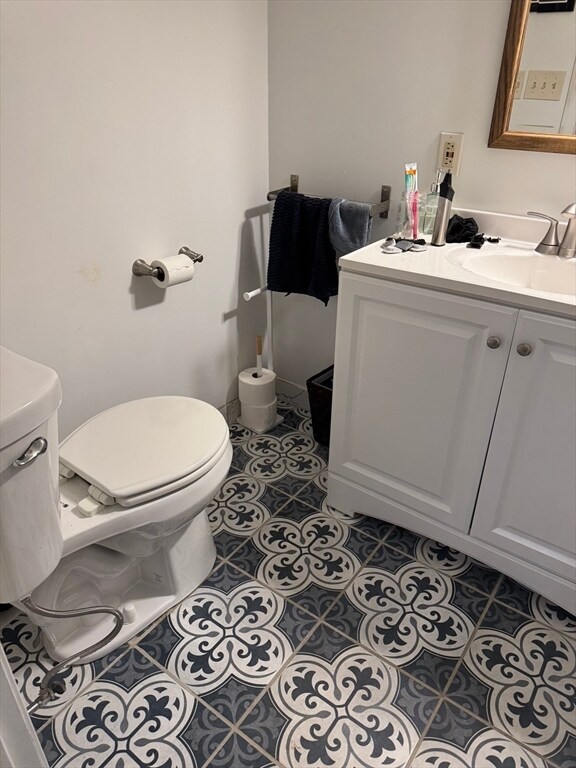 Building Photo - 532 E 5th St