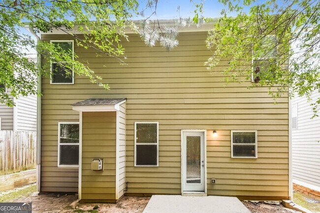Building Photo - 618 Royal Crest Ct