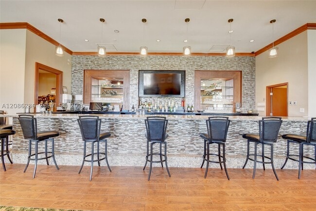Building Photo - 11622 Creekside Dr