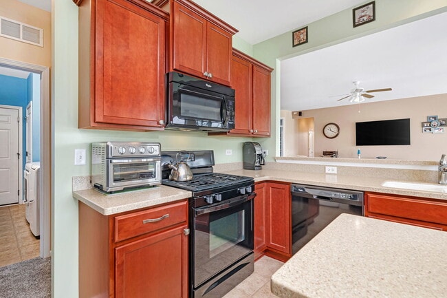 Building Photo - 814 Glory Ct