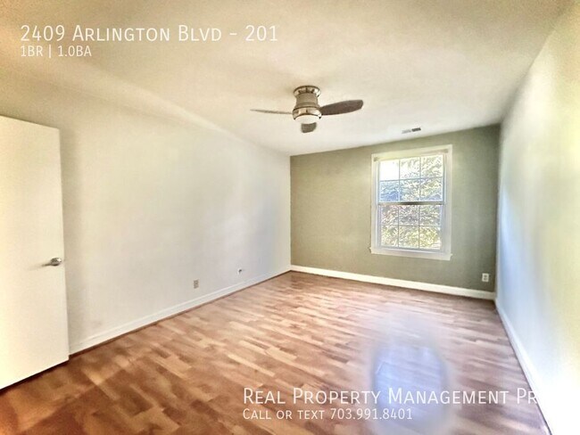 Building Photo - 2409 Arlington Blvd